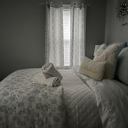 Cozy, 1St Floor Apartment 2Bdrms Plus Semi Private Room With Futon Pets With Fee Family Friendly Close To Everything Cleveland Bagian luar foto