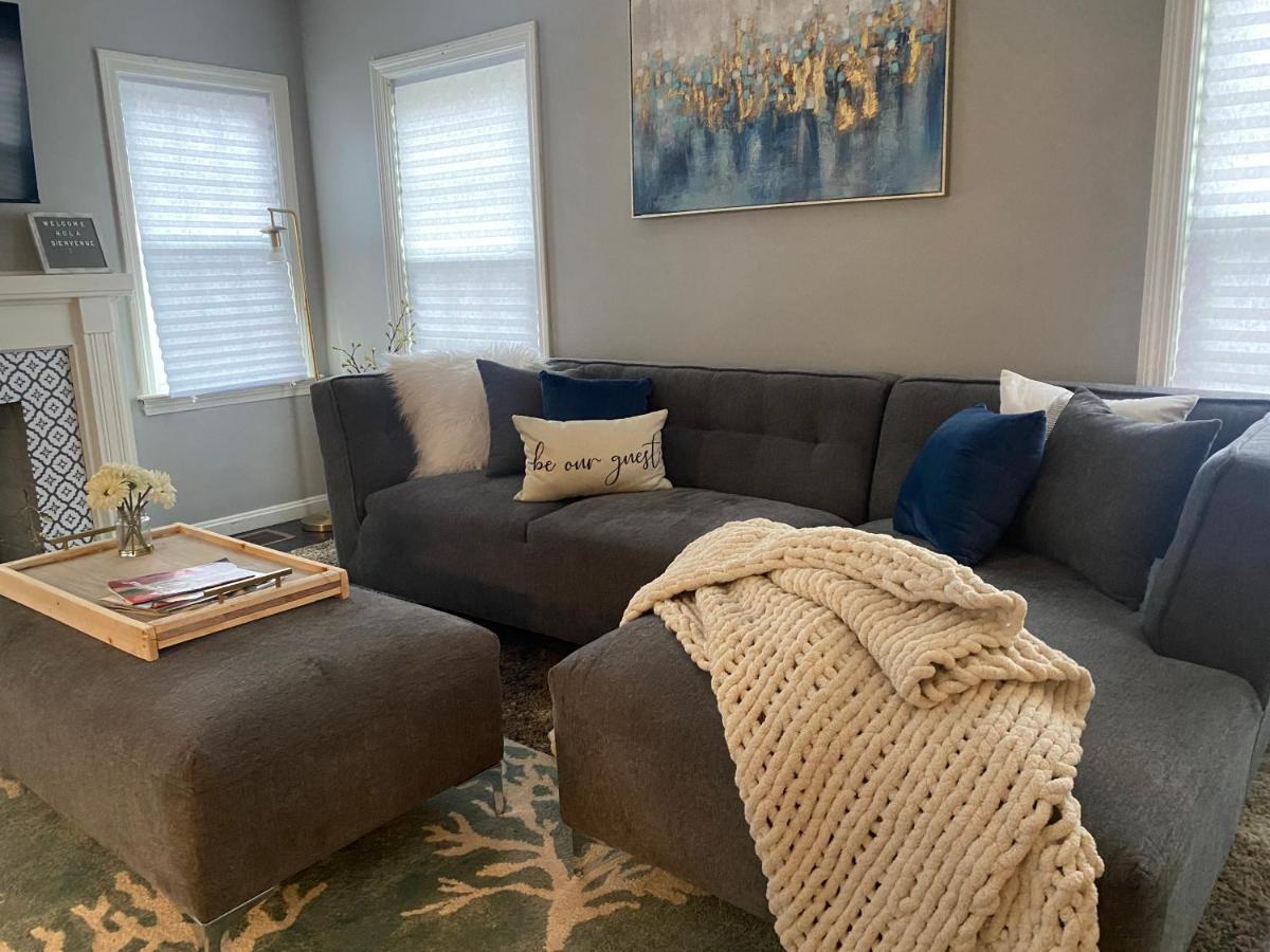 Cozy, 1St Floor Apartment 2Bdrms Plus Semi Private Room With Futon Pets With Fee Family Friendly Close To Everything Cleveland Bagian luar foto