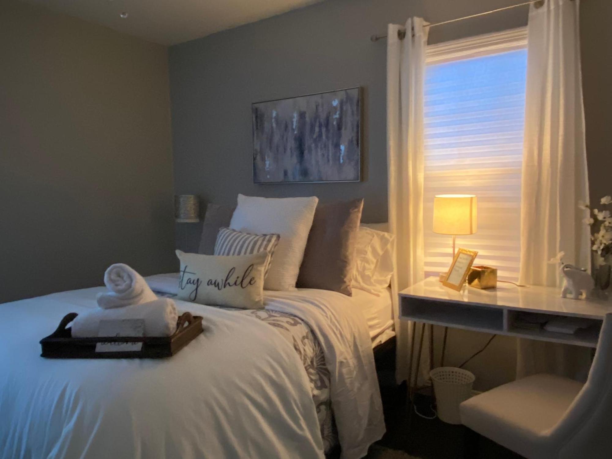 Cozy, 1St Floor Apartment 2Bdrms Plus Semi Private Room With Futon Pets With Fee Family Friendly Close To Everything Cleveland Bagian luar foto