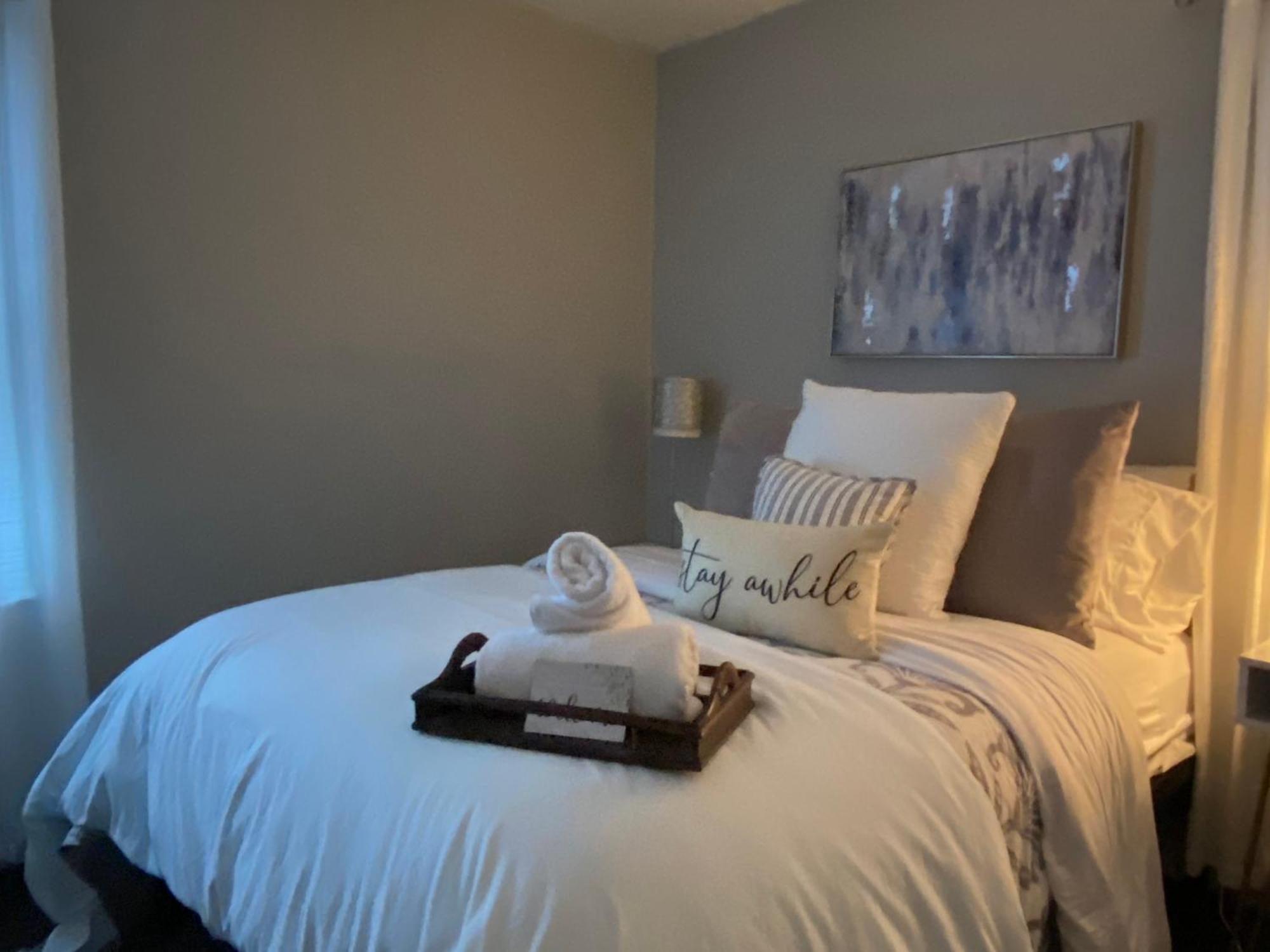 Cozy, 1St Floor Apartment 2Bdrms Plus Semi Private Room With Futon Pets With Fee Family Friendly Close To Everything Cleveland Bagian luar foto