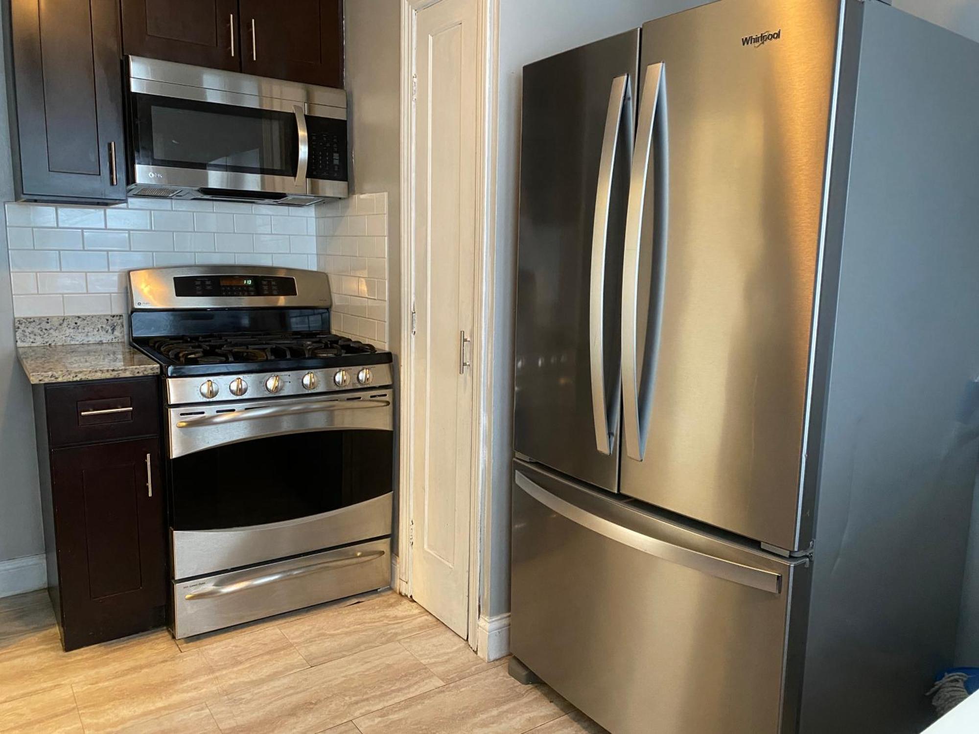 Cozy, 1St Floor Apartment 2Bdrms Plus Semi Private Room With Futon Pets With Fee Family Friendly Close To Everything Cleveland Bagian luar foto